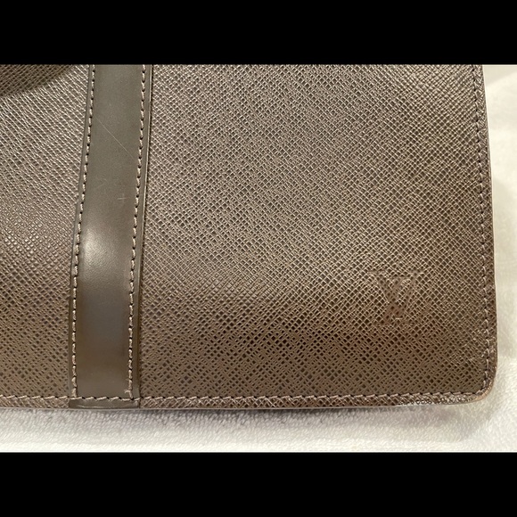 Authentic gently used Mens Louis Viutton Briefcase - Picture 3 of 13